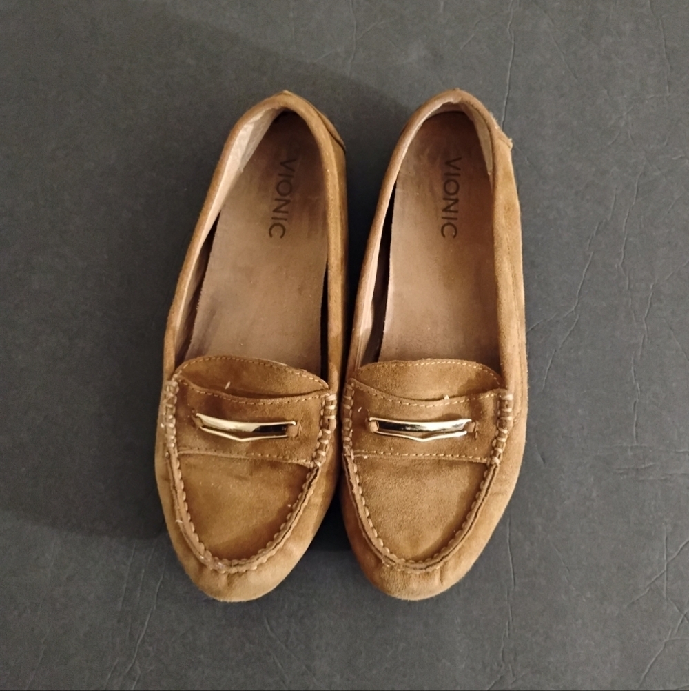 Minimalist Style Maximum Comfort‎ 7.5 Vionics Honor Ashby Loafers Camel Color